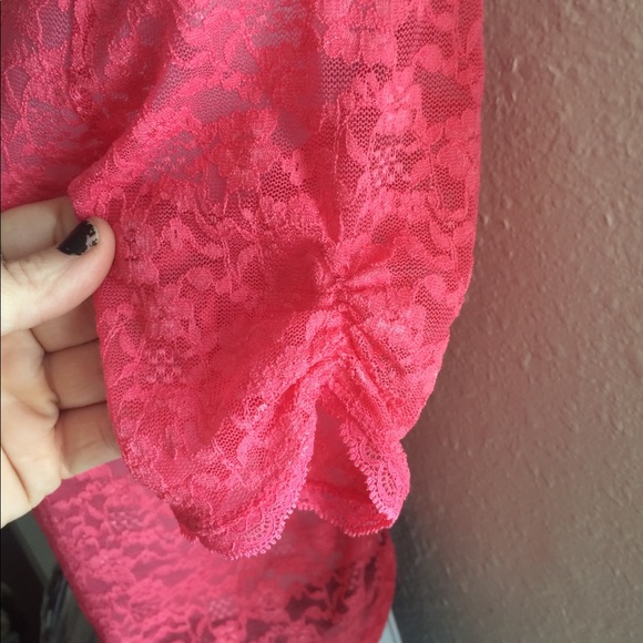 🔥3 for 10$ 🔥vs pink lace open back top - Picture 4 of 5